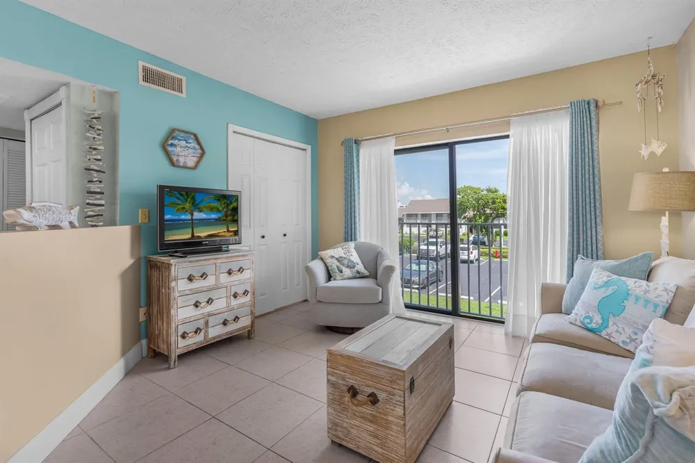 3209 S Lakeview Circle #8202 Hutchinson Island, FL 34949
