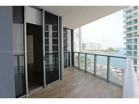 1300 Brickell Bay Dr #1008