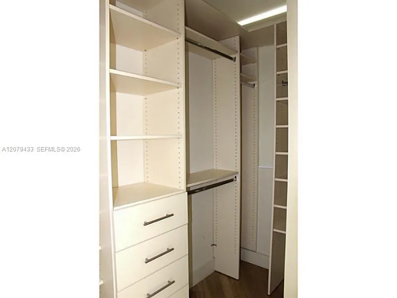 1300 Brickell Bay Dr #1008 Miami, FL 33131