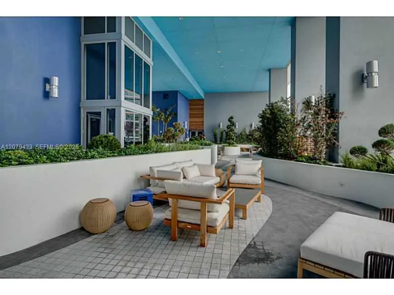 1300 Brickell Bay Dr #1008 Miami, FL 33131