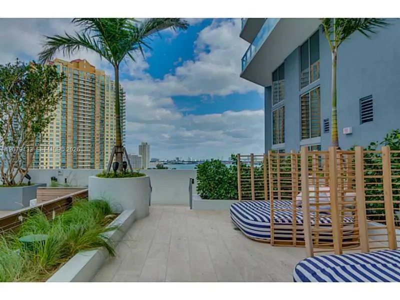 1300 Brickell Bay Dr #1008 Miami, FL 33131