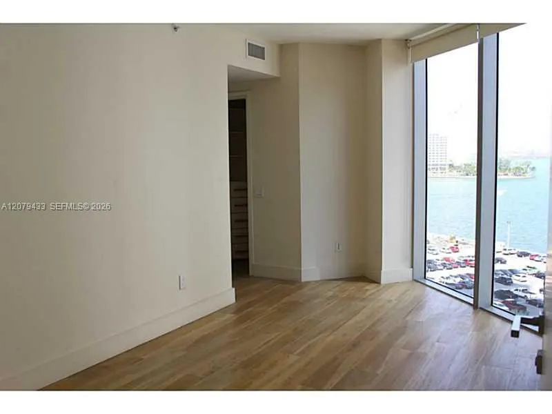 1300 Brickell Bay Dr #1008 Miami, FL 33131