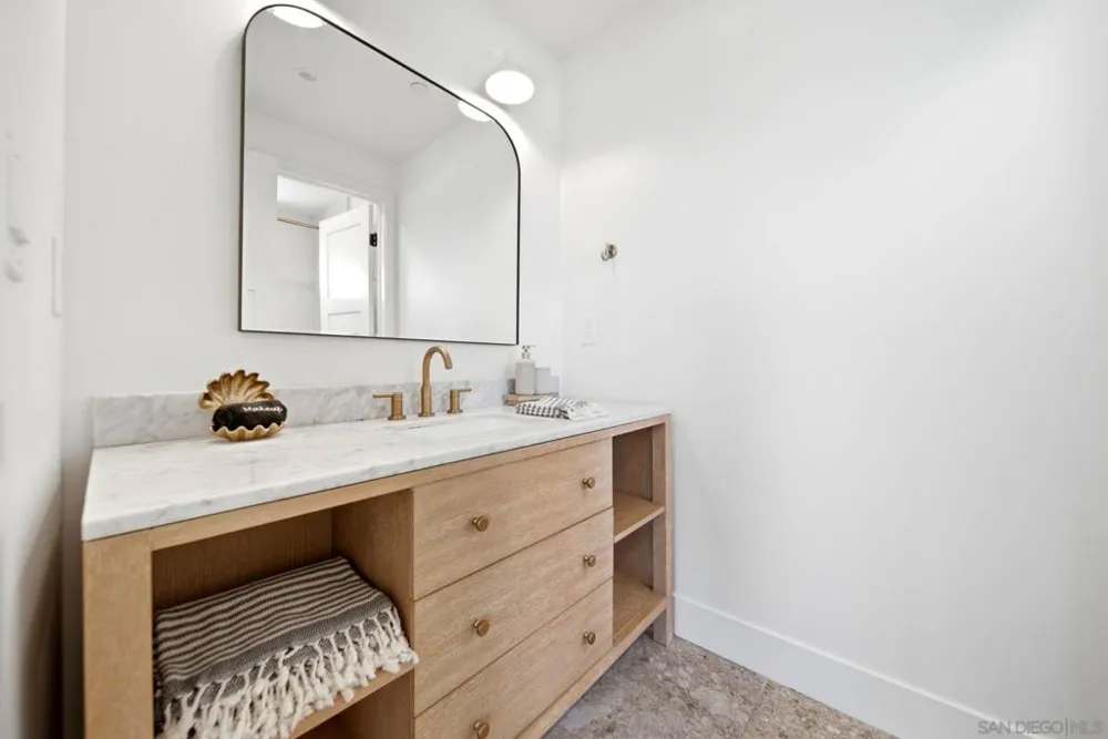 2126 San Clemente St San Diego, CA 92107