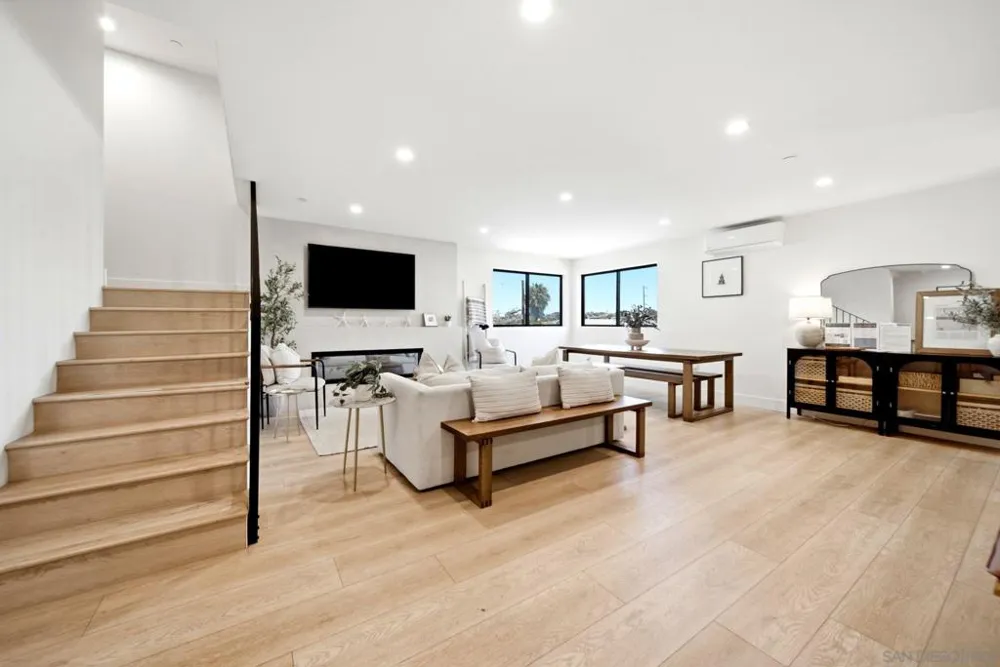2126 San Clemente St San Diego, CA 92107