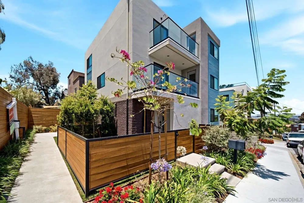 2126 San Clemente St San Diego, CA 92107