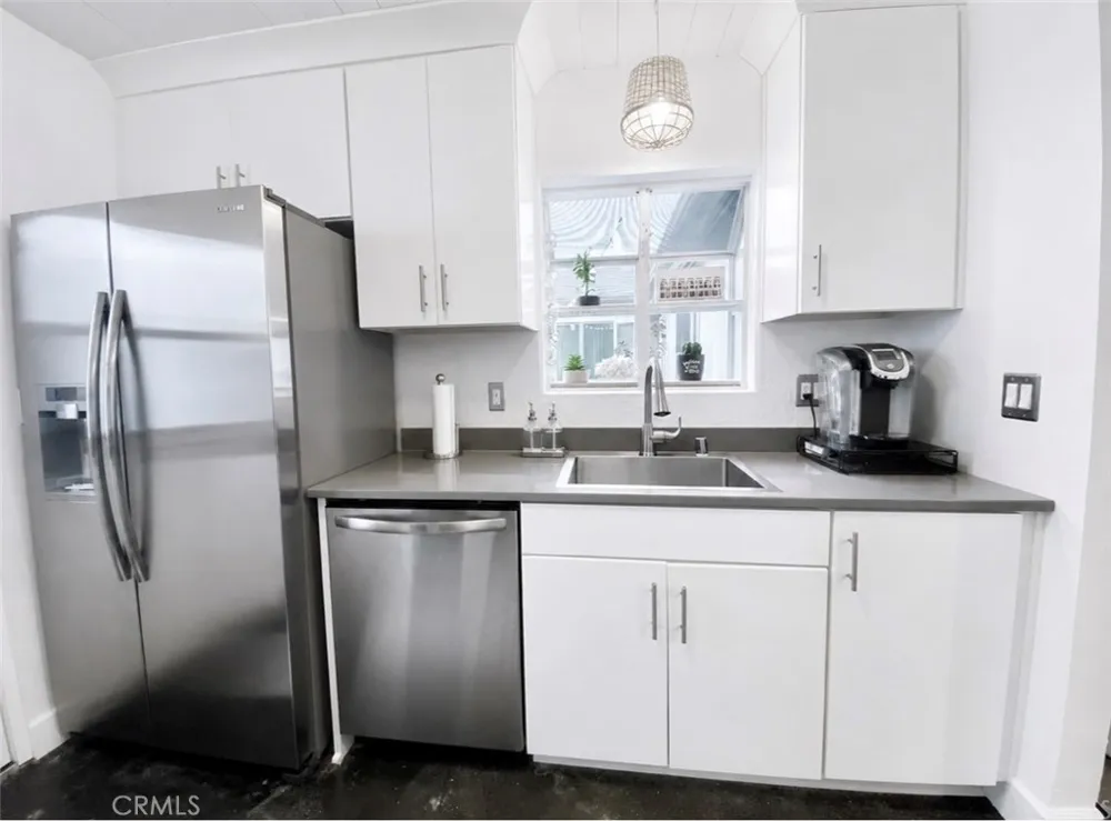 332 Lugonia Street Newport Beach, CA 92663