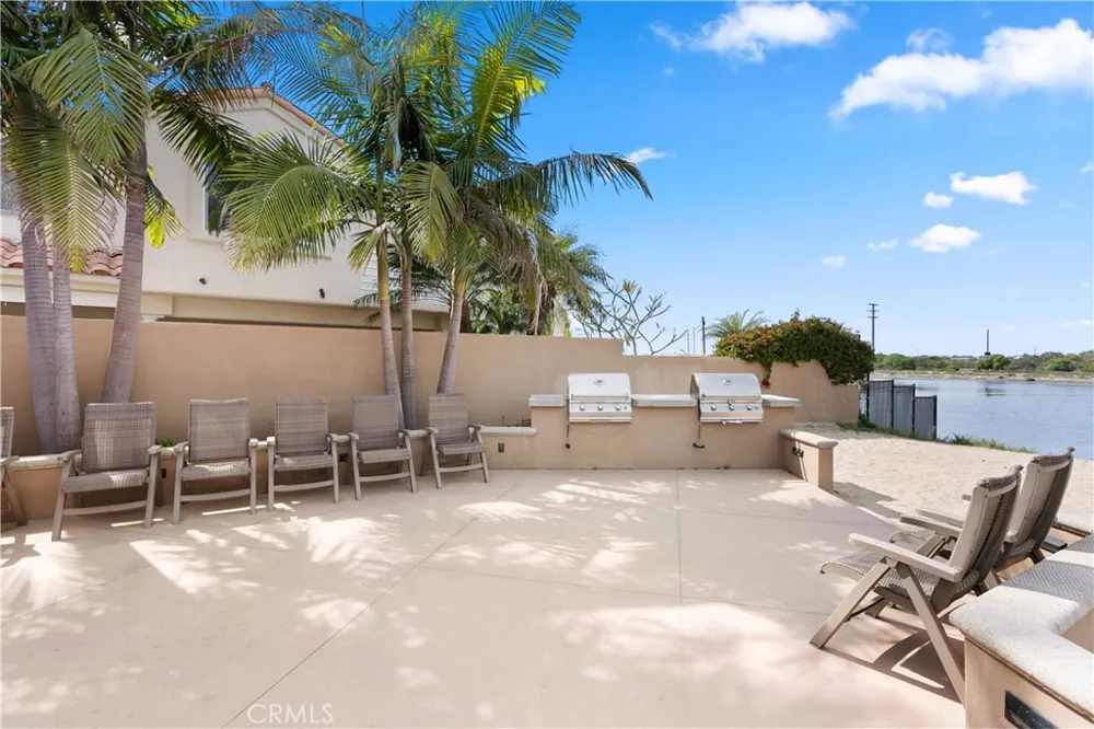 332 Lugonia Street Newport Beach, CA 92663