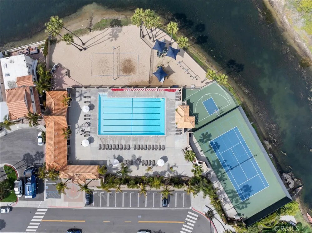 332 Lugonia Street Newport Beach, CA 92663