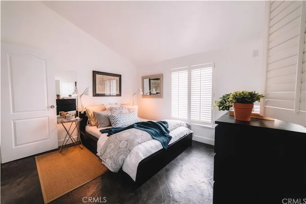 332 Lugonia Street Newport Beach, CA 92663