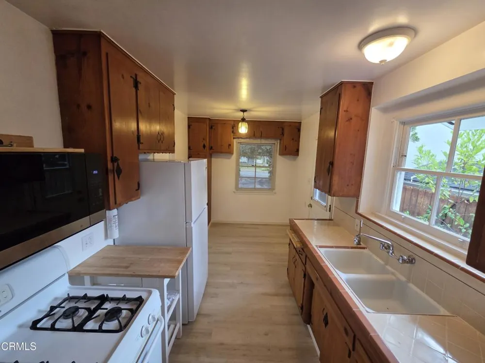 4861 Del Monte Road La Canada Flintridge, CA 91011