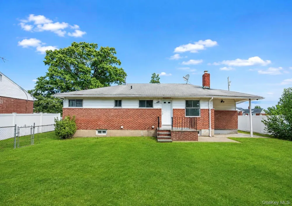 71 6th Street Hicksville, NY 11801