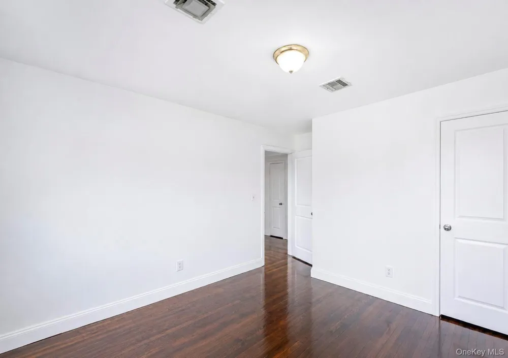 71 6th Street Hicksville, NY 11801