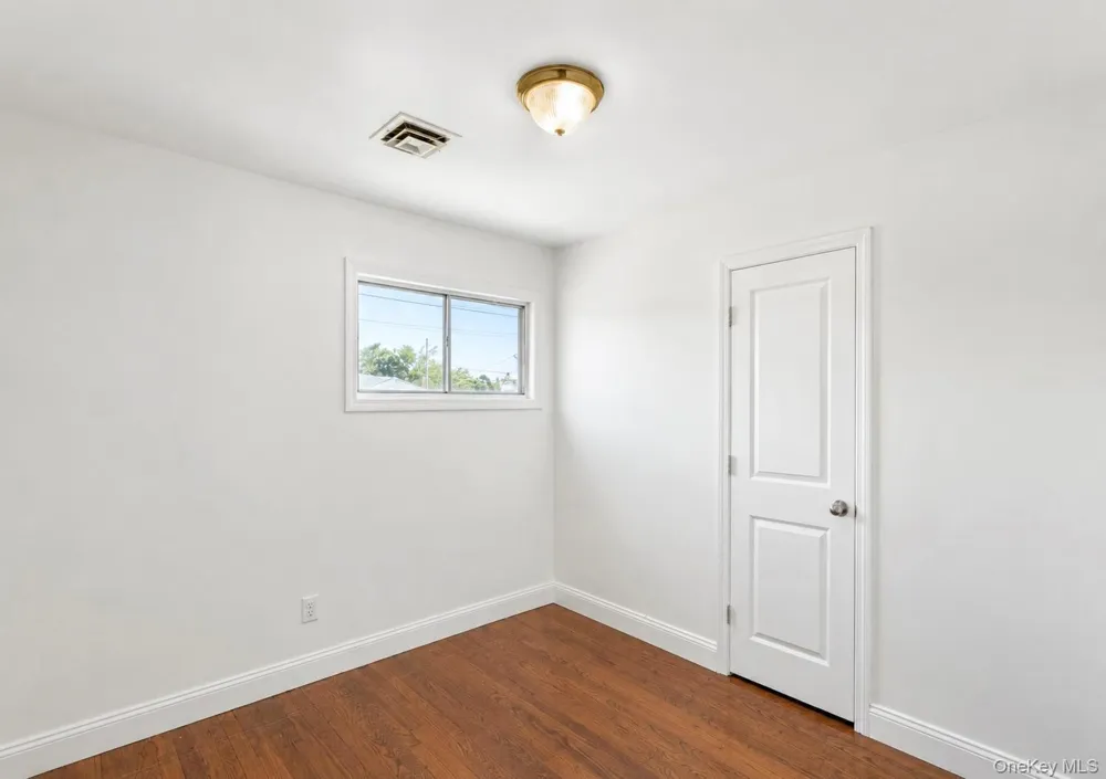 71 6th Street Hicksville, NY 11801