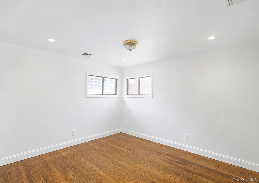 71 6th Street Hicksville, NY 11801