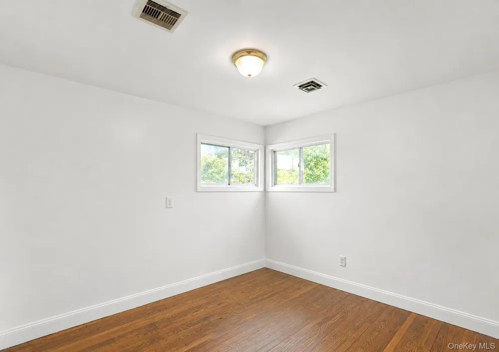 71 6th Street Hicksville, NY 11801