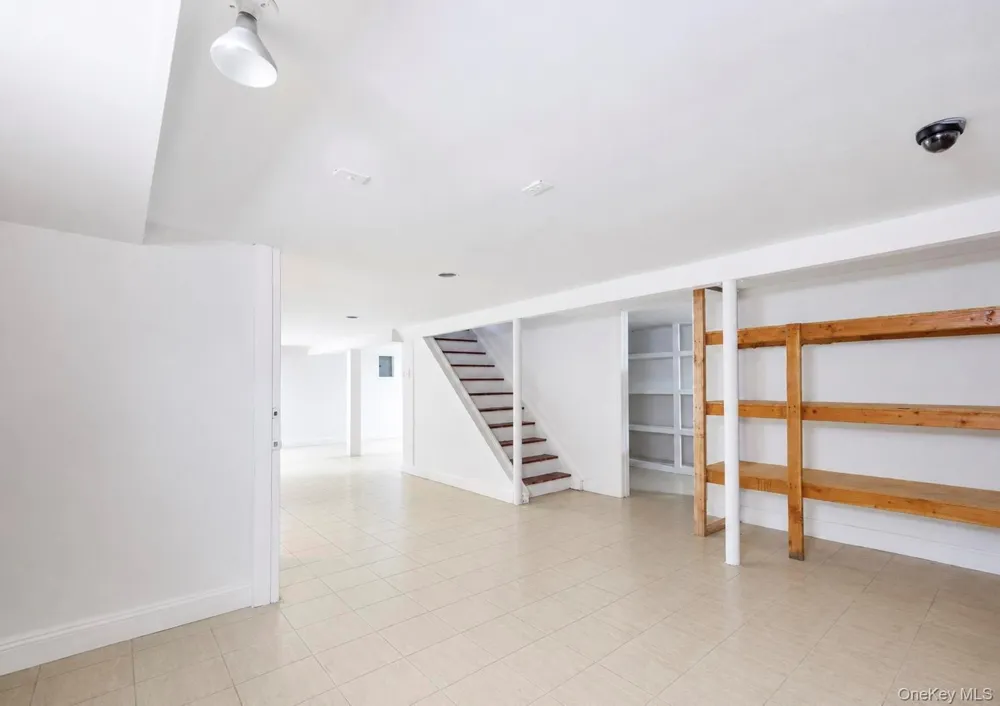 71 6th Street Hicksville, NY 11801