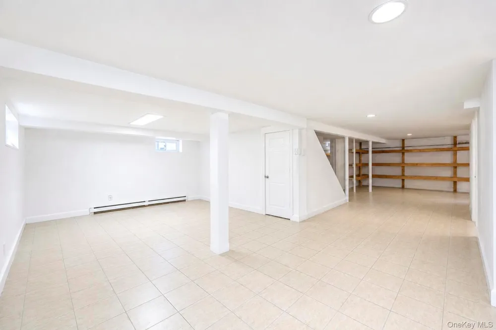 71 6th Street Hicksville, NY 11801