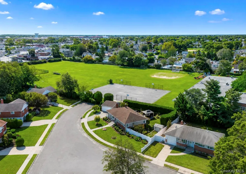71 6th Street Hicksville, NY 11801