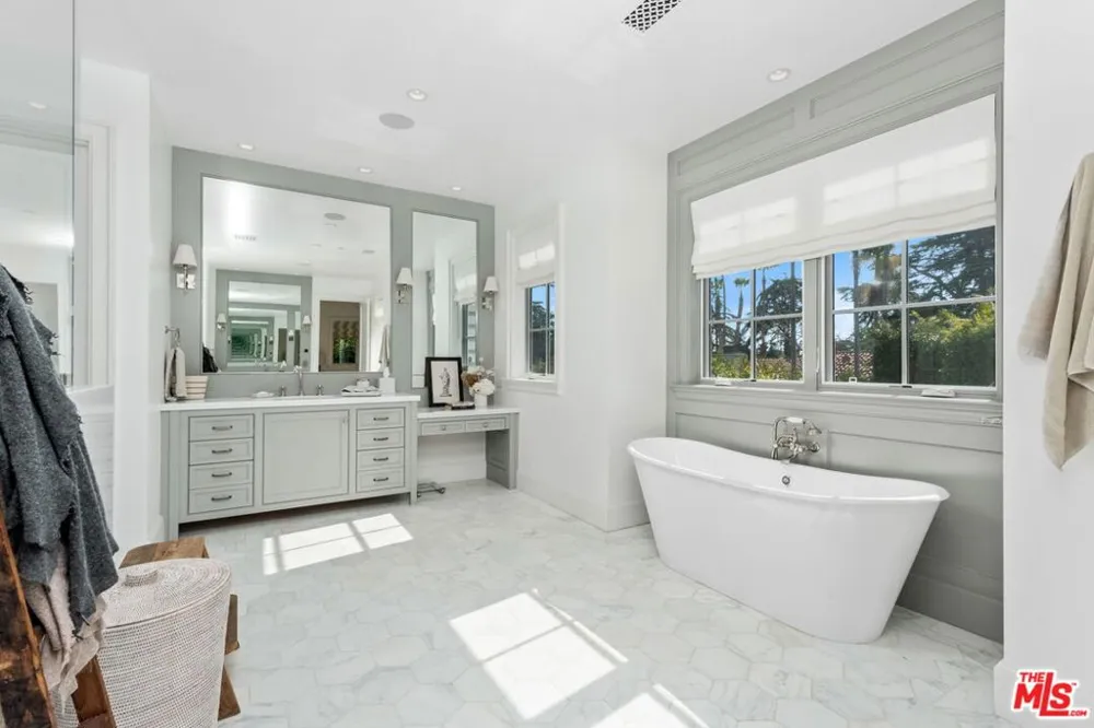 210 21st Street Santa Monica, CA 90402