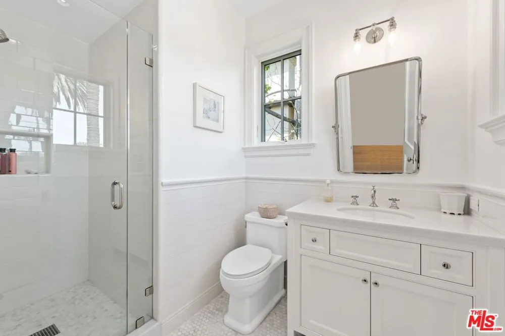 210 21st Street Santa Monica, CA 90402