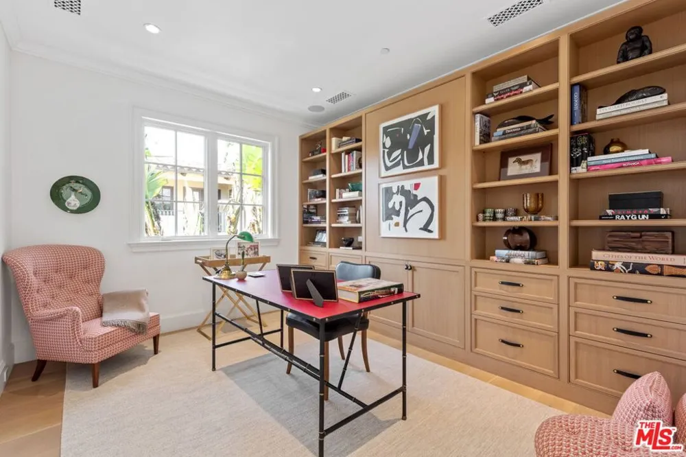 210 21st Street Santa Monica, CA 90402