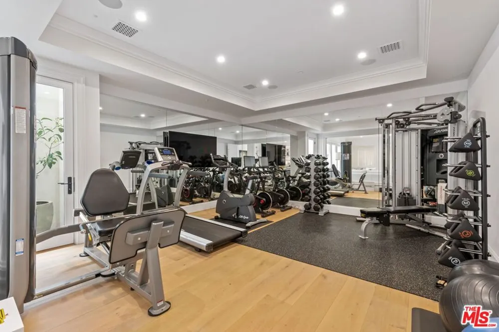 210 21st Street Santa Monica, CA 90402