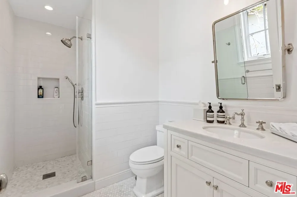 210 21st Street Santa Monica, CA 90402