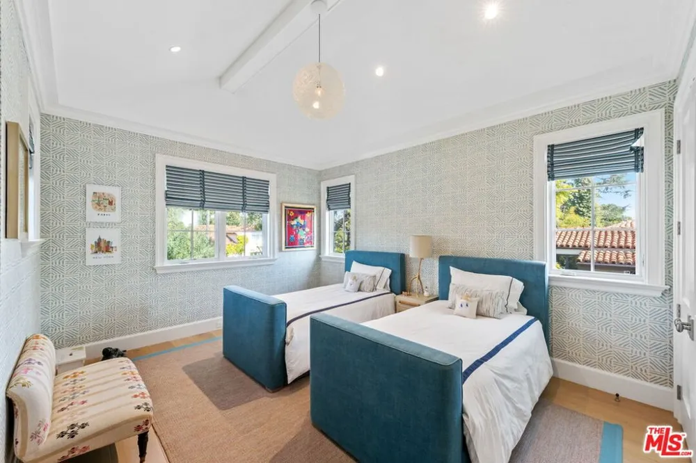 210 21st Street Santa Monica, CA 90402