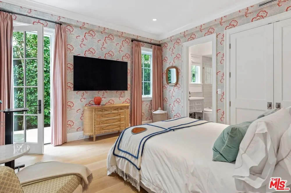 210 21st Street Santa Monica, CA 90402
