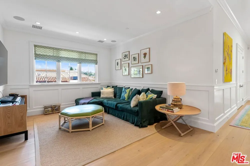 210 21st Street Santa Monica, CA 90402
