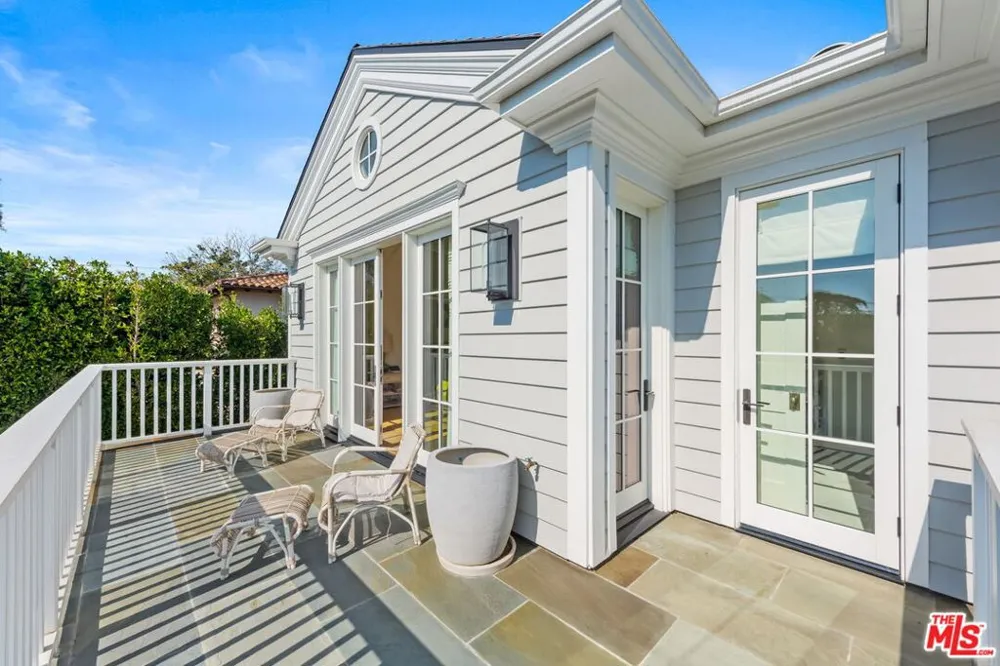 210 21st Street Santa Monica, CA 90402