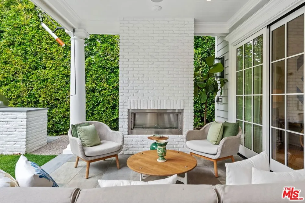 210 21st Street Santa Monica, CA 90402