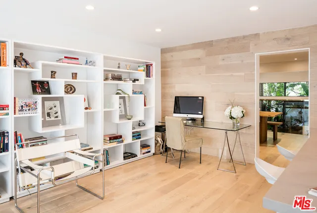 13050 Mindanao Way #6 Marina del Rey, CA 90292