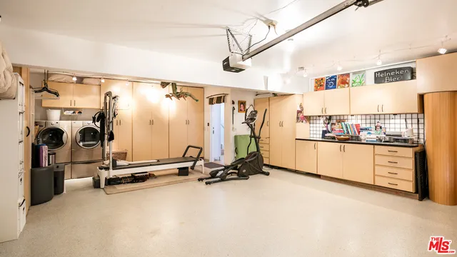 13050 Mindanao Way #6 Marina del Rey, CA 90292