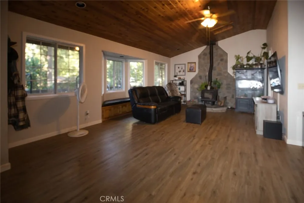 9415 Gordon Springs Drive Cobb, CA 95426