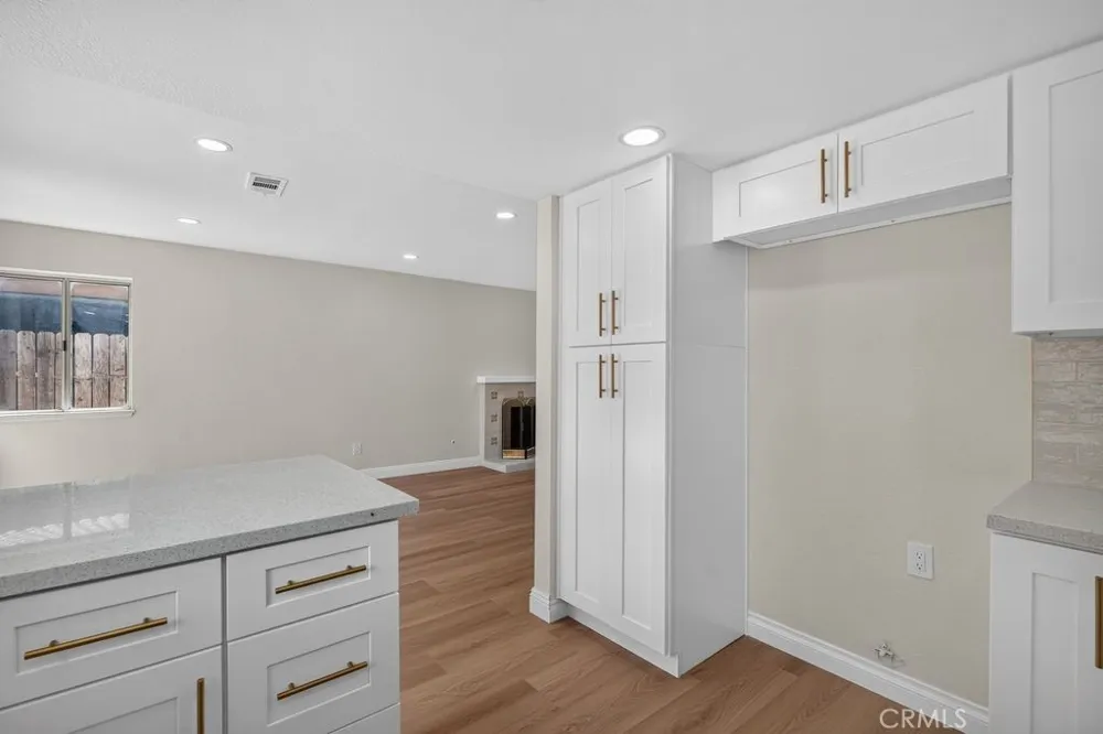 646 W Home Rialto, CA 92376