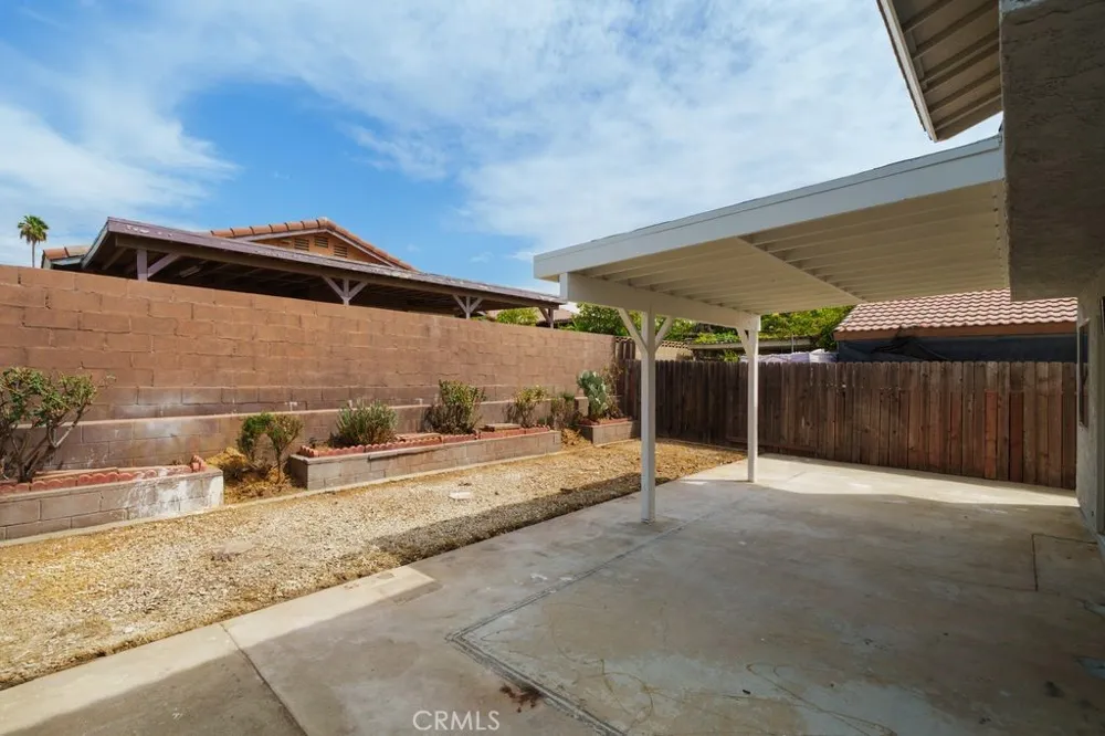 646 W Home Rialto, CA 92376