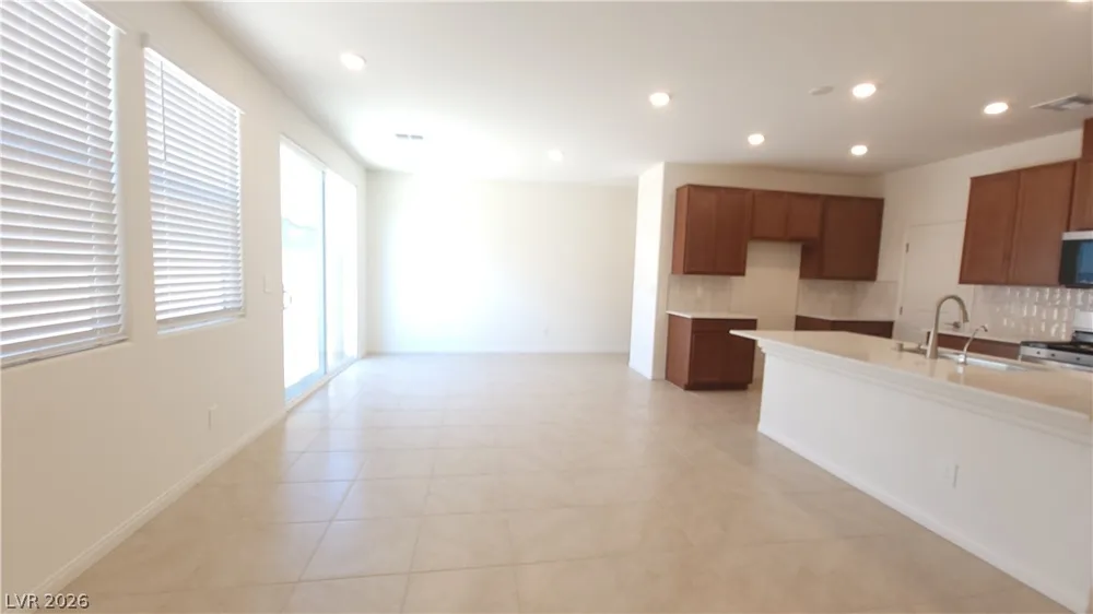 7375 Davenbury Street Las Vegas, NV 89113