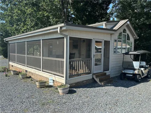 160 Grand View Drive