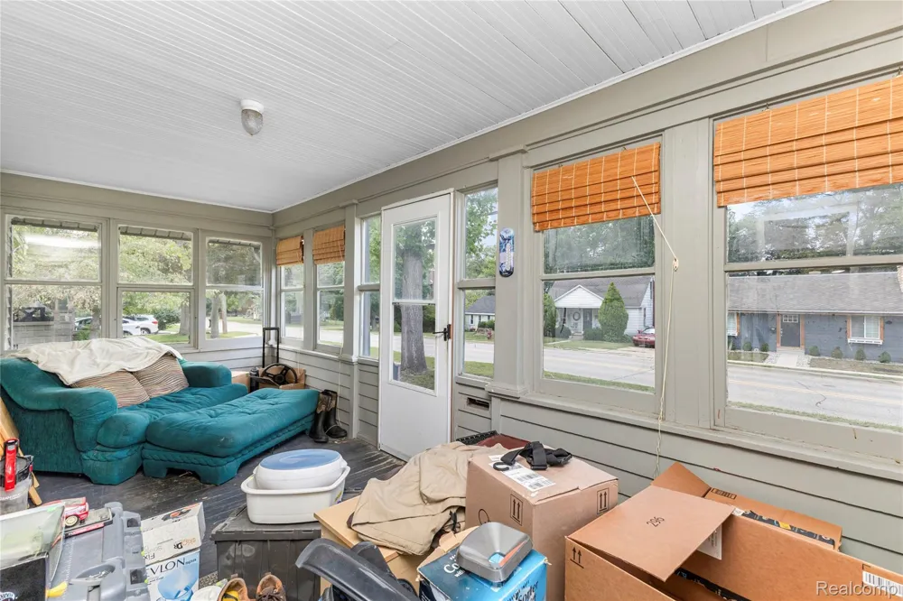 328 Romeo Road Rochester City, MI 48307