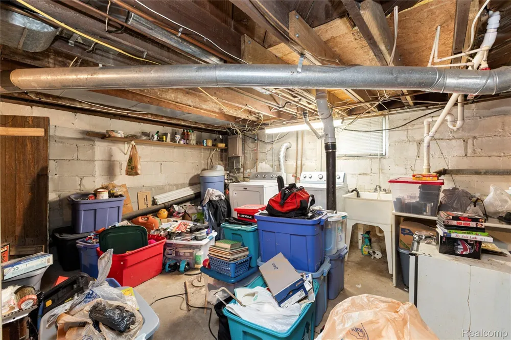 328 Romeo Road Rochester City, MI 48307