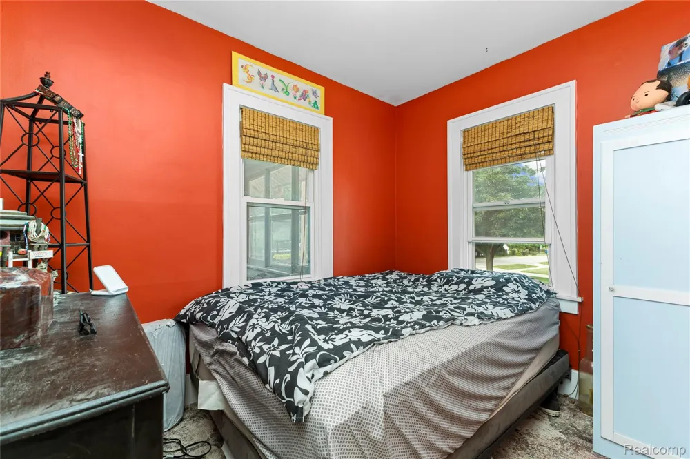 328 Romeo Road Rochester City, MI 48307