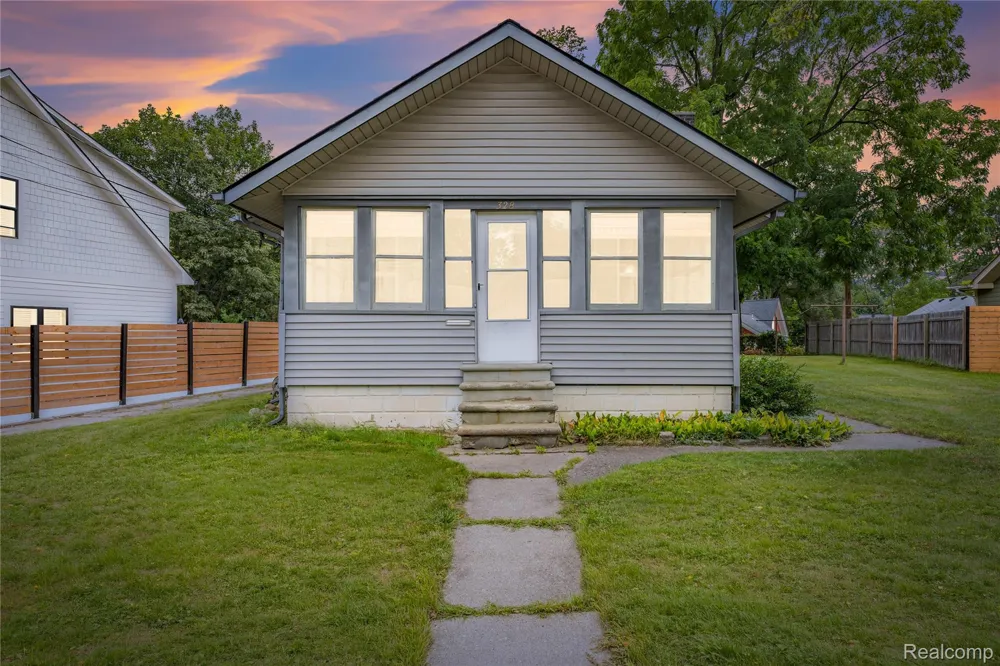 328 Romeo Road Rochester City, MI 48307