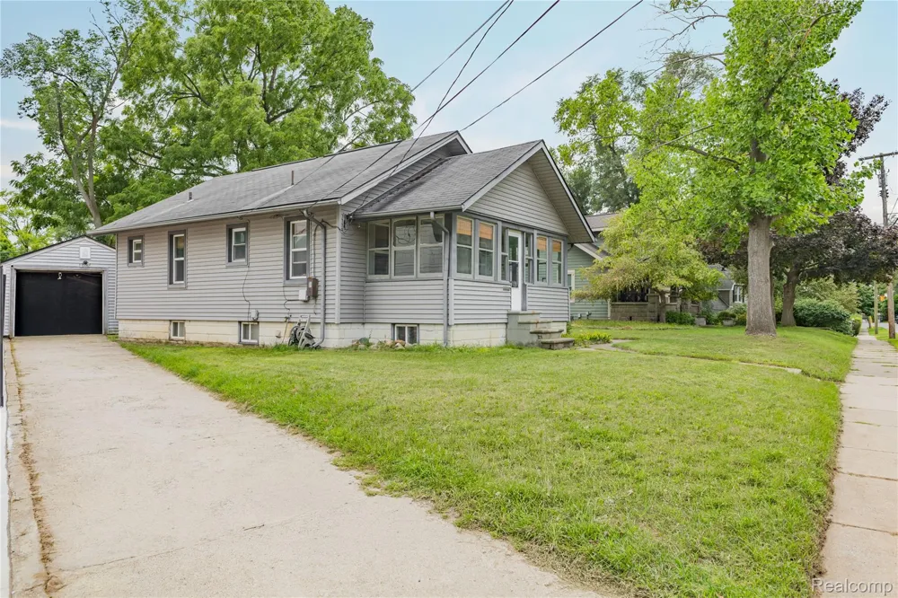 328 Romeo Road Rochester City, MI 48307