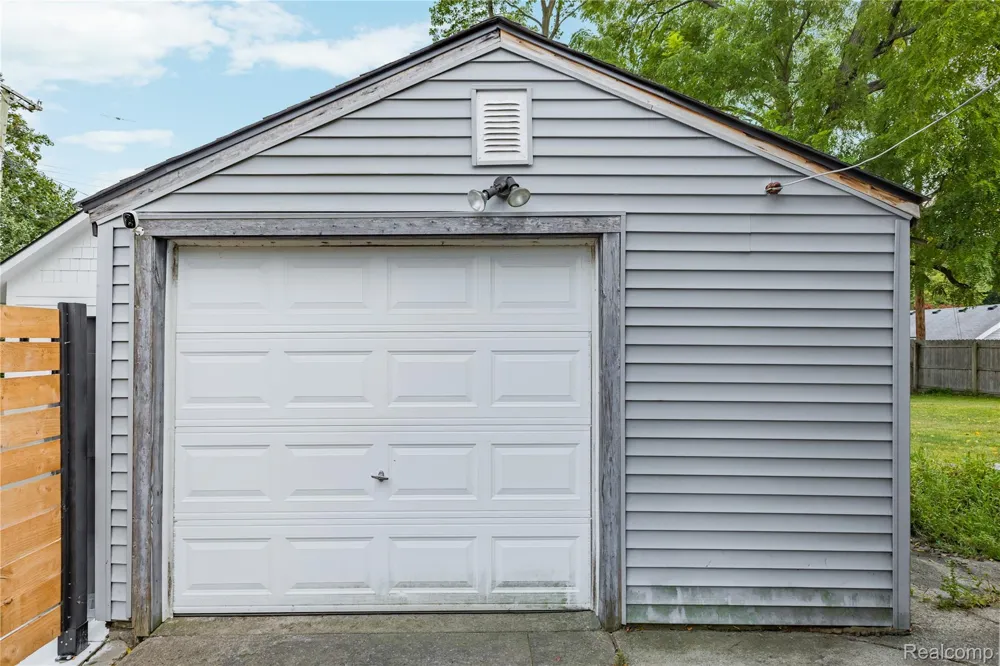 328 Romeo Road Rochester City, MI 48307