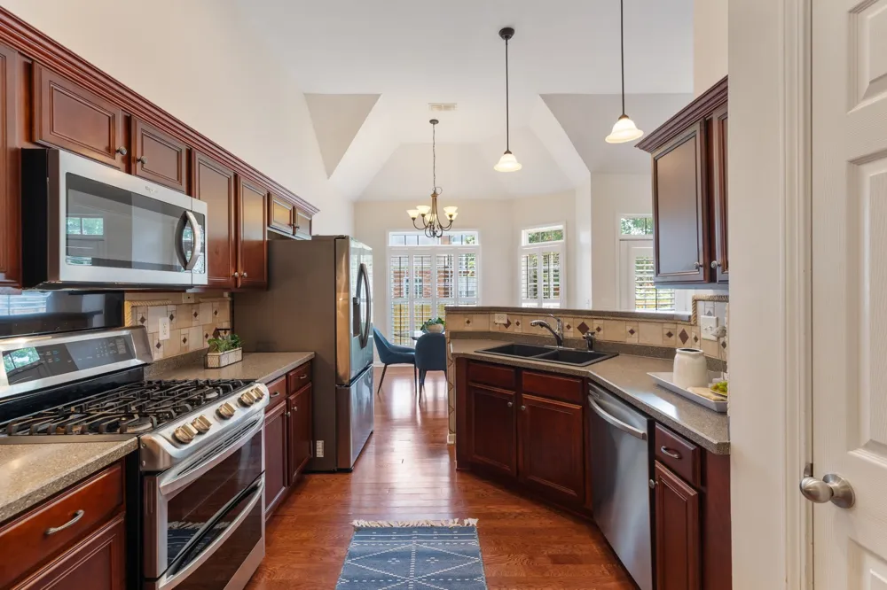 1077 Nealcrest Cir Spring Hill, TN 37174