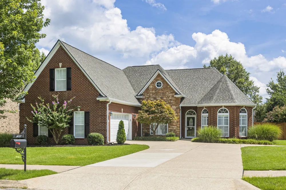 1077 Nealcrest Cir Spring Hill, TN 37174