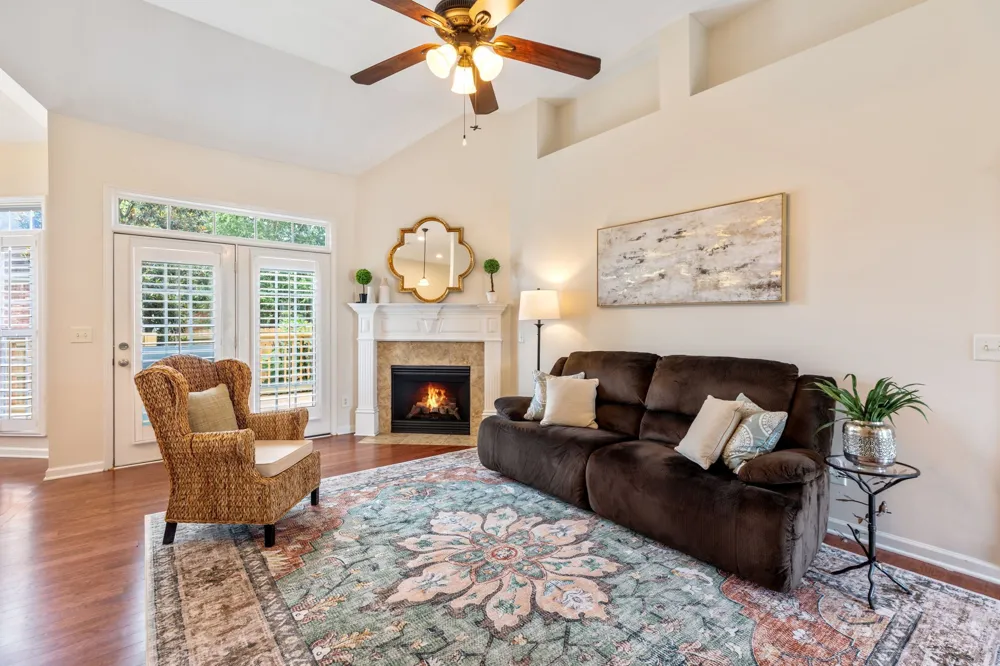 1077 Nealcrest Cir Spring Hill, TN 37174