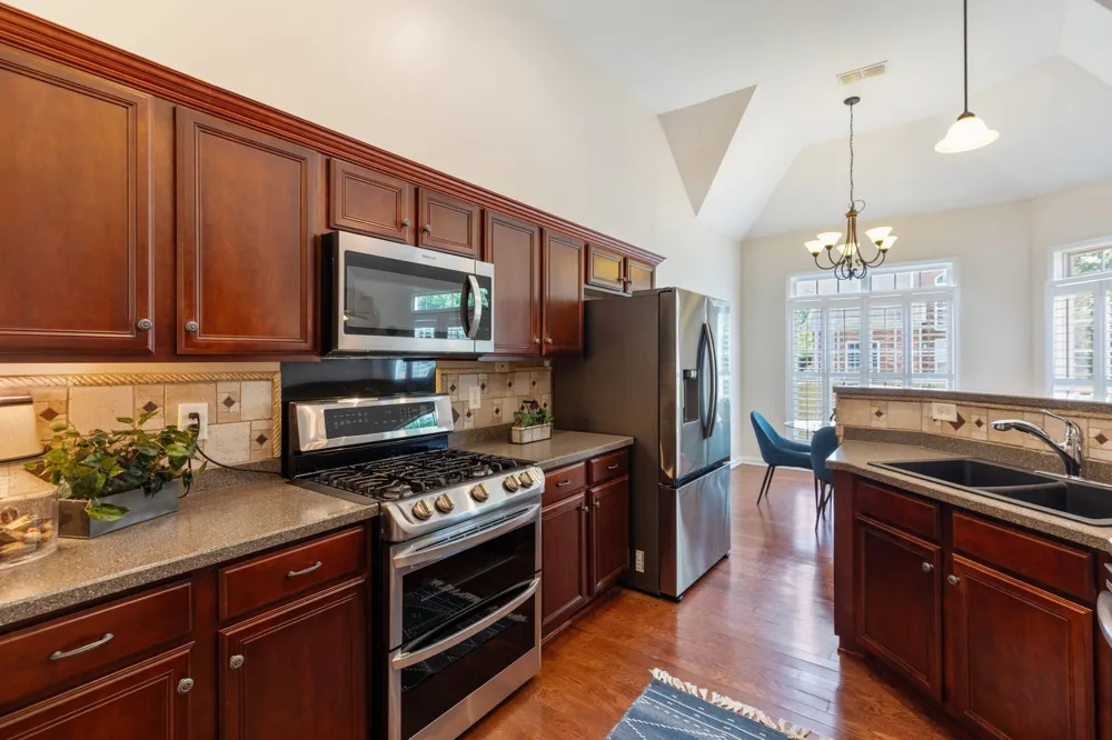 1077 Nealcrest Cir Spring Hill, TN 37174