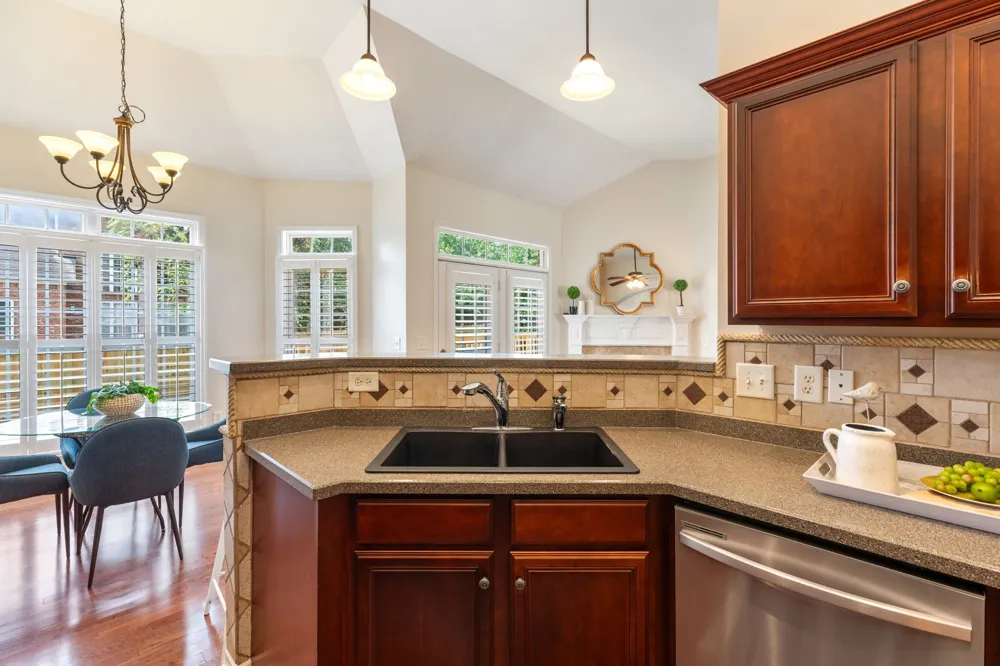 1077 Nealcrest Cir Spring Hill, TN 37174